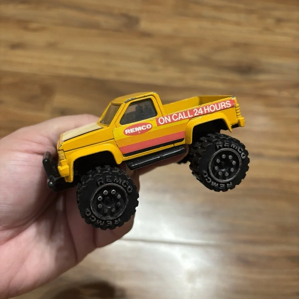 Vintage Remco Toys 1987 Yellow Open‎ Back Pick Up Truck Die Cast Model Car